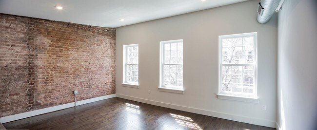 Building Photo - 210 3rd St