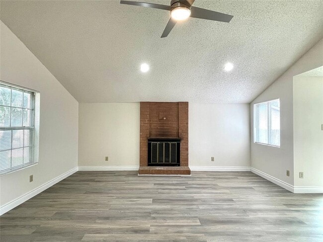 Building Photo - 1729 Cricket Hollow Dr