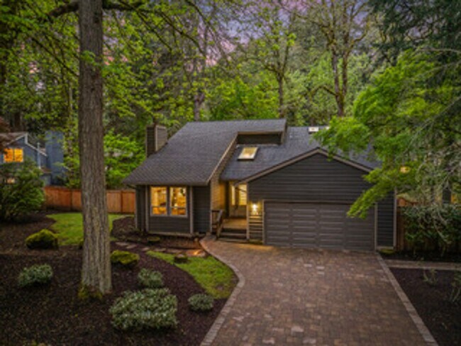 Building Photo - Summer-Ready Living in Sought-After Bryant Woods!