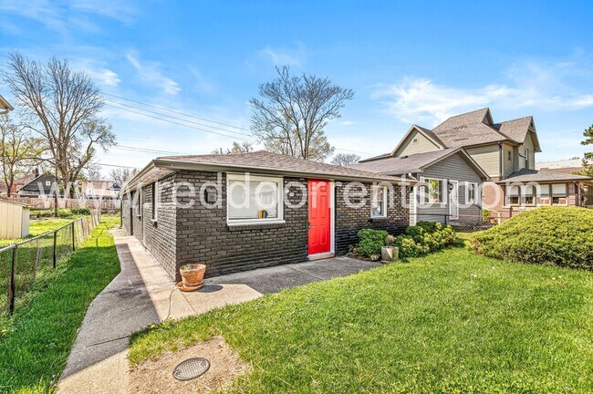 Foto del edificio - 1037 W 30th St