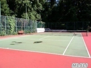 Foto del edificio - 71-21 Little Neck Pkwy