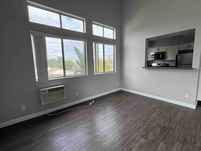 Living Room - 6502 Vineland Apartments
