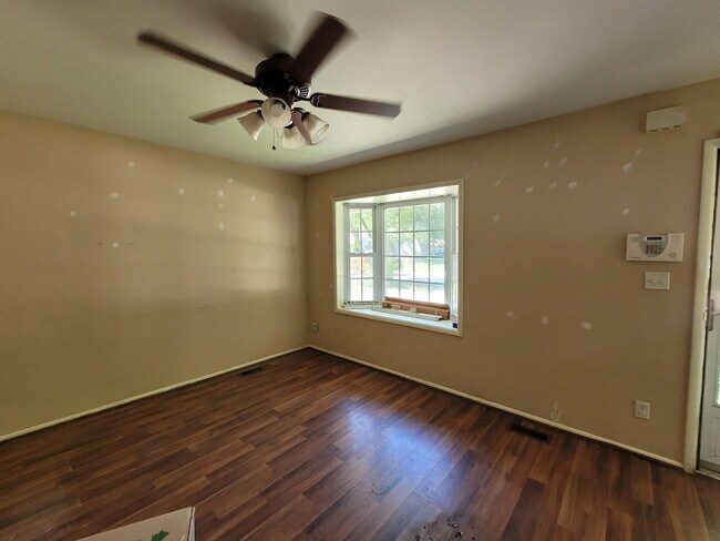 Foto del edificio - 3107 Ridgewood Dr