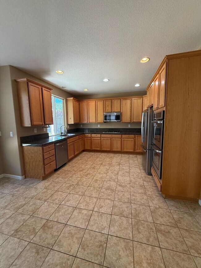 Foto del edificio - COMING SOON! Spacious 4 Bed 3 Bath Two-Story Home in Curti Ranch