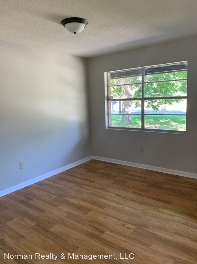 Building Photo - 3 br, 1.5 bath House - 248 Deerwood Drive