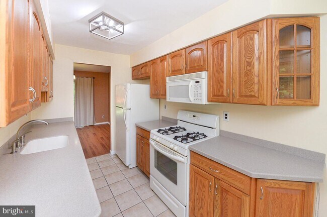 Building Photo - 14 Bretshire Ct
