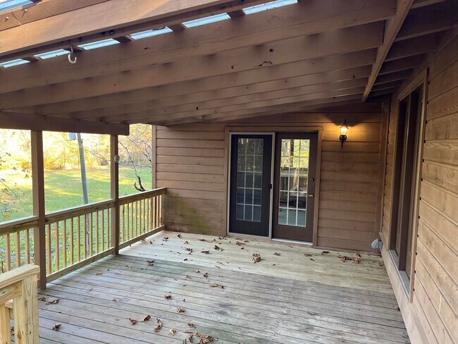Building Photo - 709 Crab Creek Rd