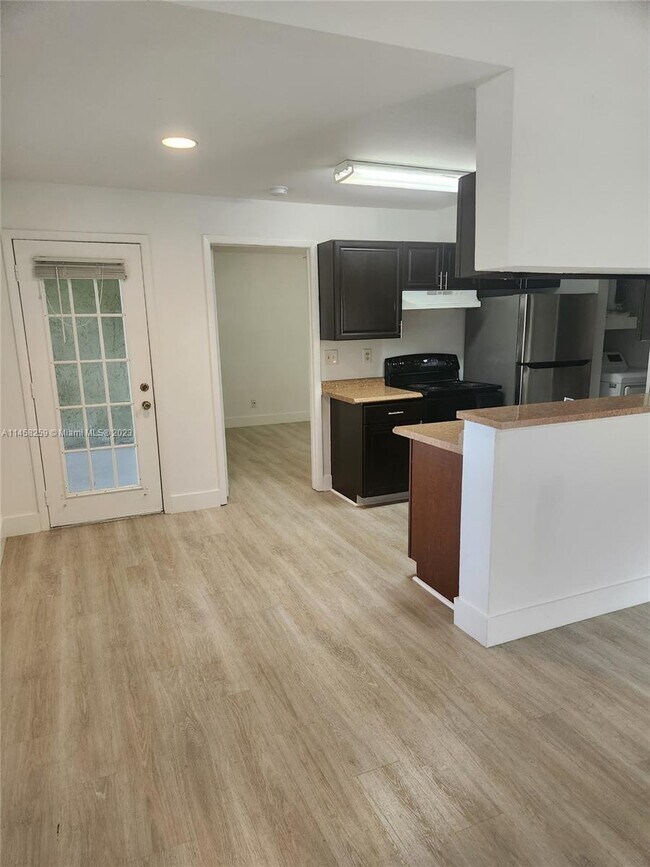 Foto del edificio - 3960 NW 87th Ave