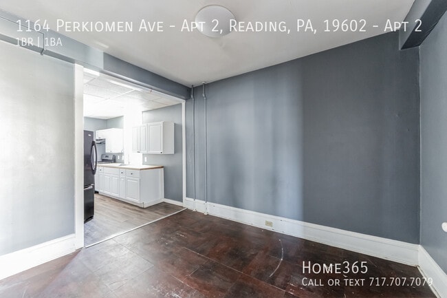 Building Photo - Recently remodeled 1 bedroom apartment in ...