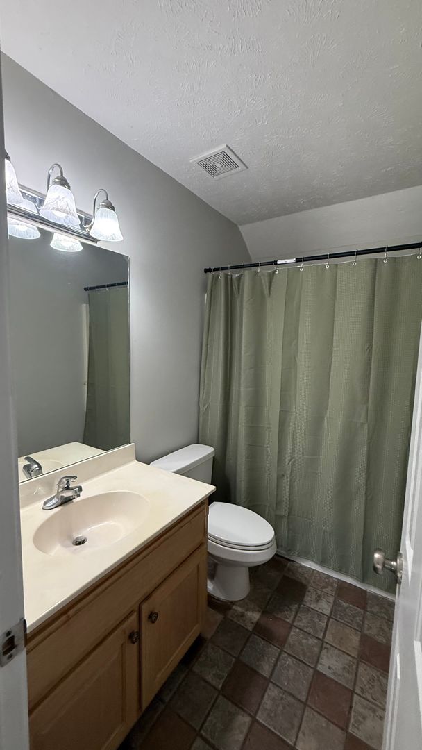 Foto del edificio - Large 3 Bed 3 Bath home Millington