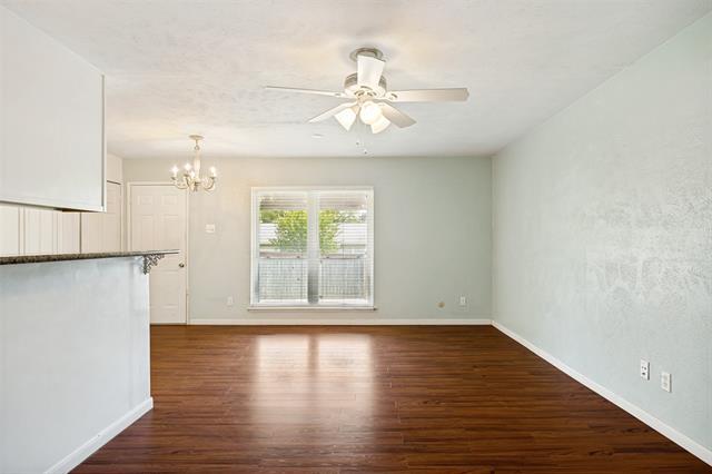 Foto del edificio - 530 Hightrail Dr