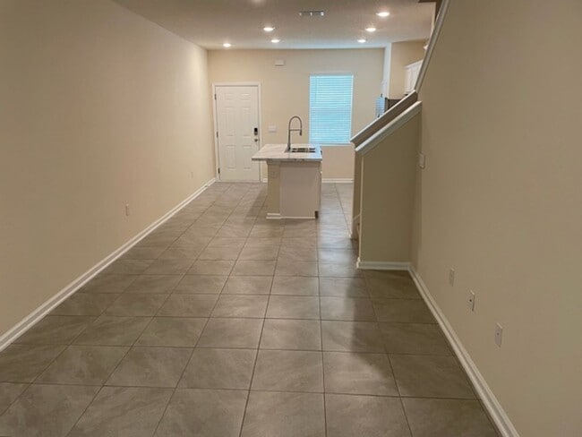 Building Photo - 2 Bed- 3 Bath Townhouse Located at Deer Run!  D.R. Horton Townhome Community - 1 Month FREE