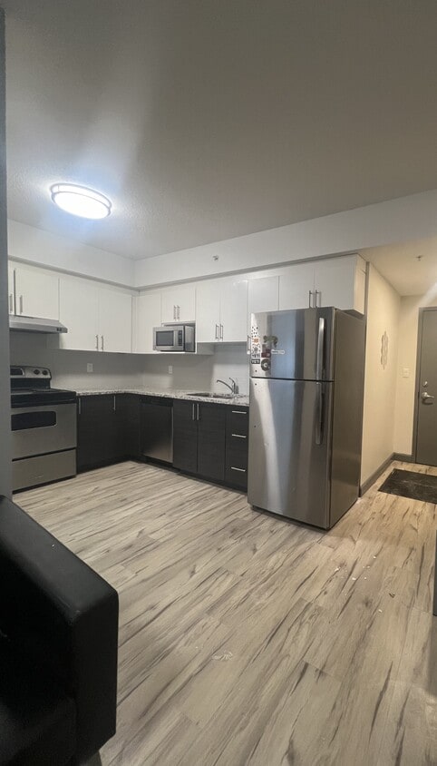 Primary Photo - 258A Sunview St