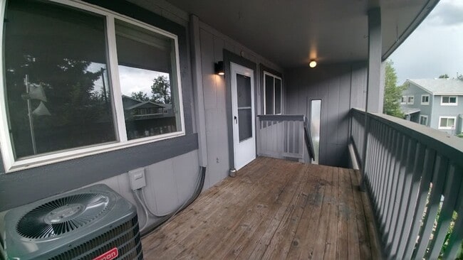 Building Photo - MOVE IN READY!! 2-Bedroom Boulder Condo