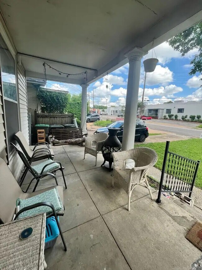 Foto del edificio - 2110 Cowden Ave