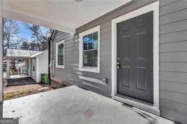 Building Photo - 1271 Lorenzo Dr SW