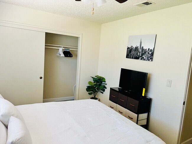 Foto del edificio - 6553 Driftwood St