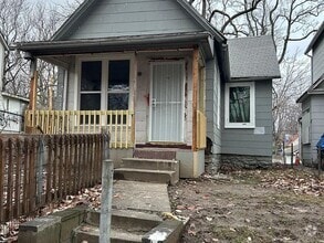Building Photo - 3216 Roberts St