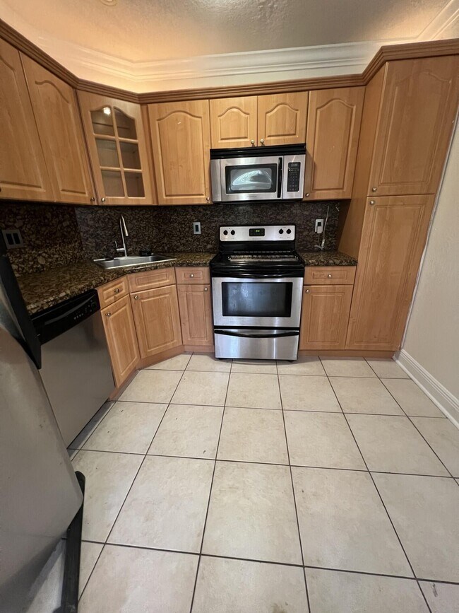 Foto del edificio - 3857 Coral Tree Cir