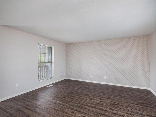 Building Photo - 10101 E 67th St