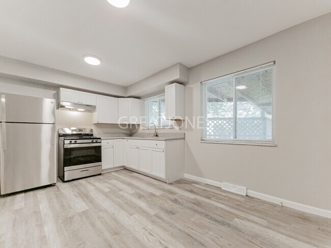 Building Photo - Charming 3 bedroom home in Granite City!