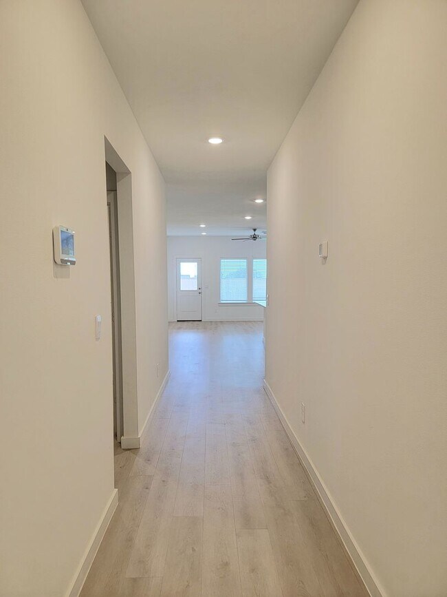 Building Photo - 7452 8th St