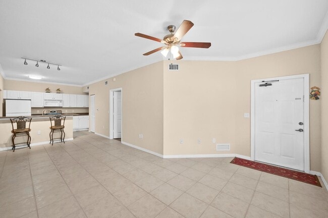 Photo - 390 SE Rogers Ct Apartment
