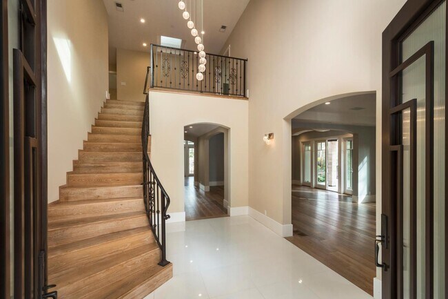 Building Photo - 20 San Juan Ave