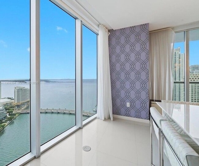 Building Photo - 495 Brickell Ave