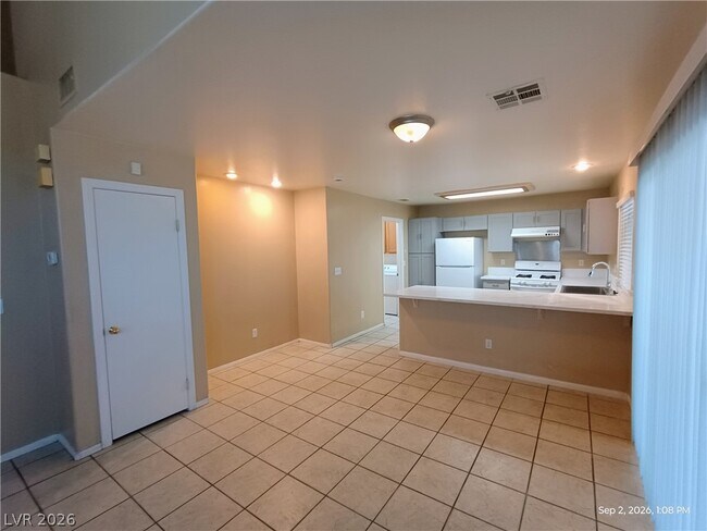 Building Photo - 3409 Edenville Dr