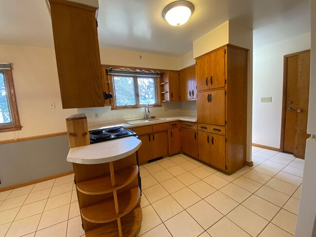 Building Photo - Single Family Home Available for Rent!