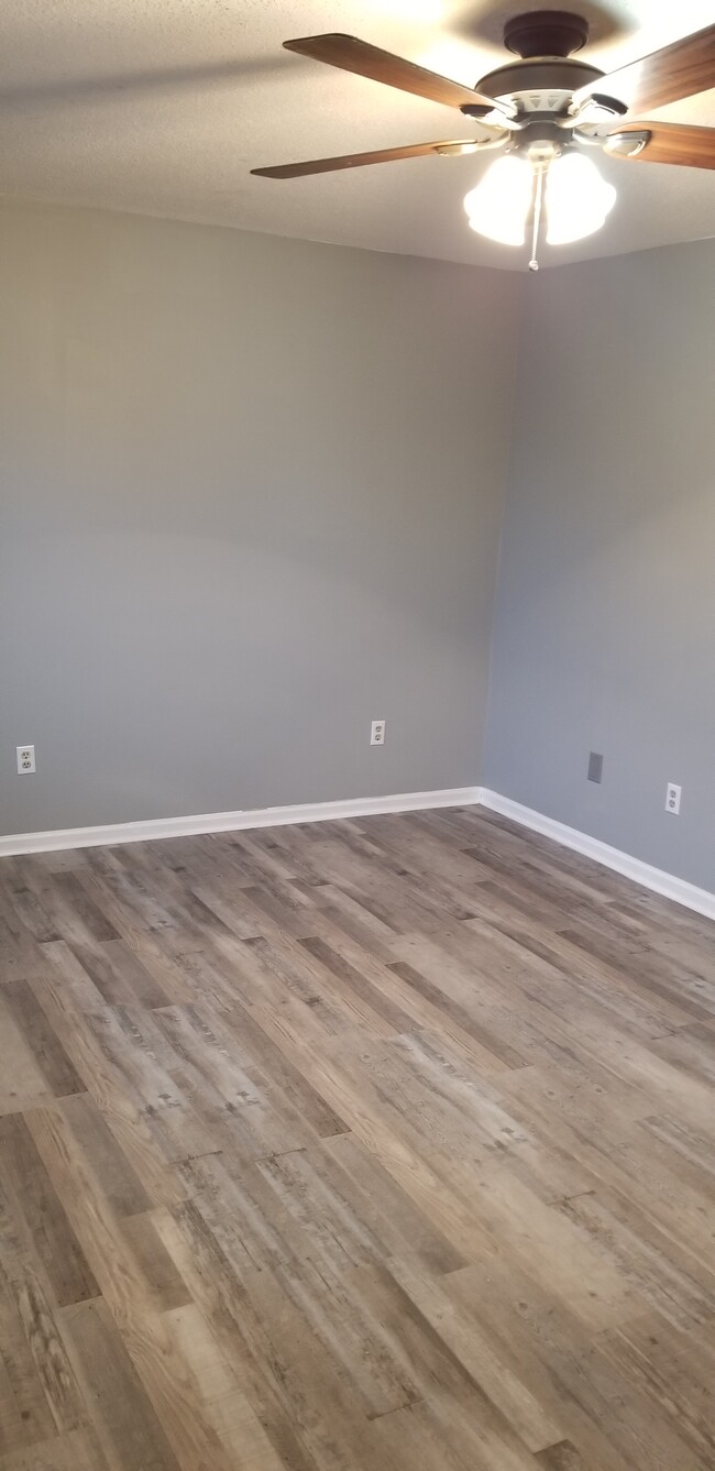 Living Rm cont - 4909 Stratford Ln