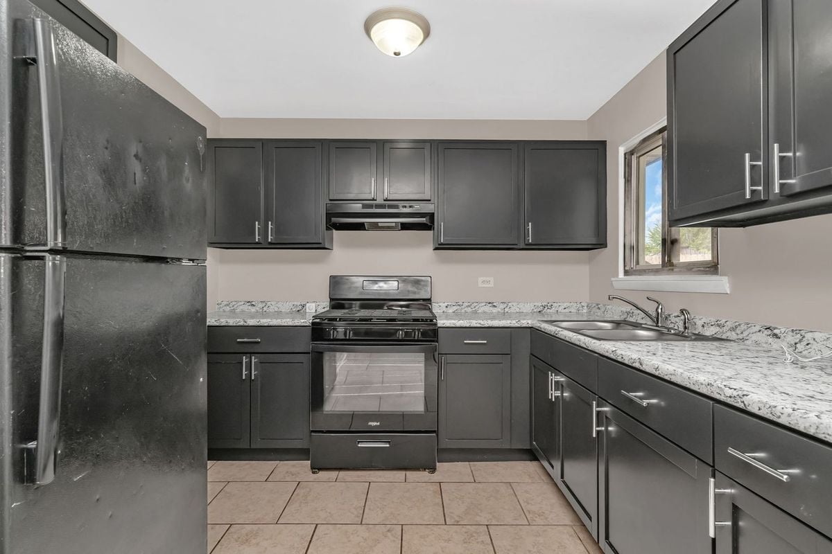 Building Photo - 1512 Lincoln Pl