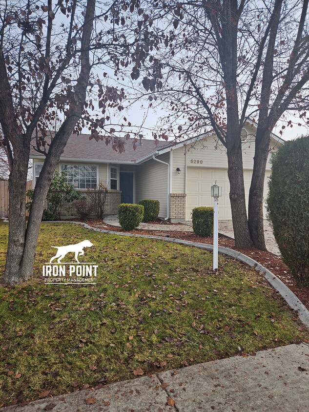 Primary Photo - Candlestick Park Sub-3bed/2bath w/2 car ga...