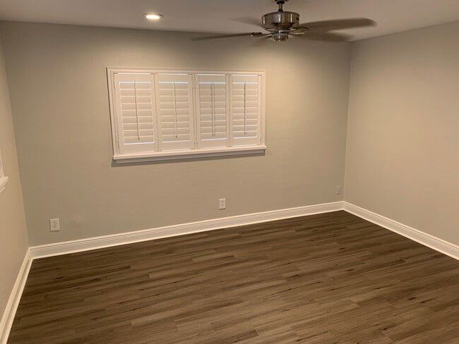 Living Room - 2704 W Mississippi Ave