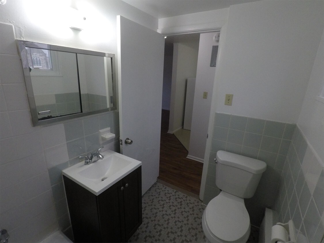 Foto del edificio - 4400 Rocky River Dr
