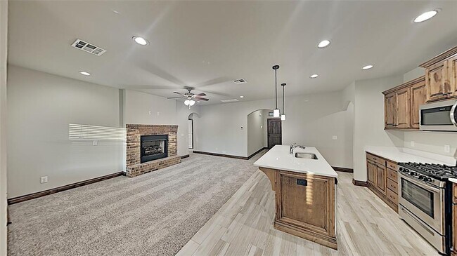 Foto del edificio - 12909 Running Pebble Rd