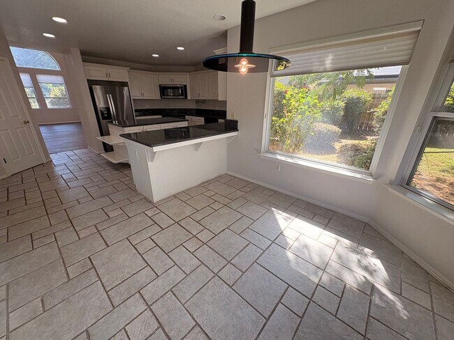 Foto del edificio - Beautiful 3 Bedroom Home in a Gated Community