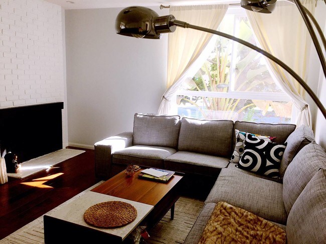Sala de estar - 3121 Colorado Ave