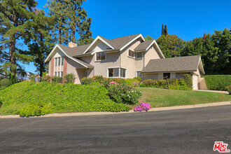 Building Photo - 3592 Alana Dr