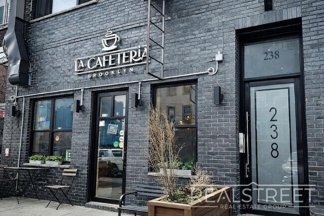 Foto del edificio - Central Avenue