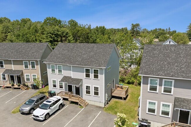 Foto del edificio - 3 Thomas Dr