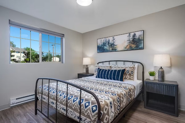 Building Photo - 1430 3rd Ave E