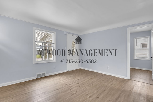 Building Photo - This beautifully updated 3-bedroom, 1-bath single-family home is ready for move-in!