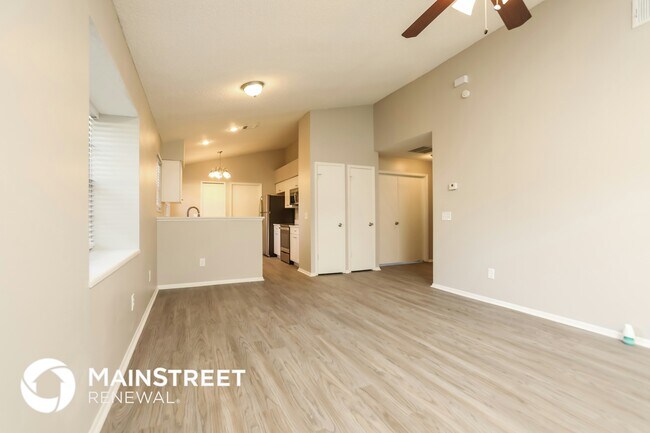 Foto del edificio - 548 Portland Cir
