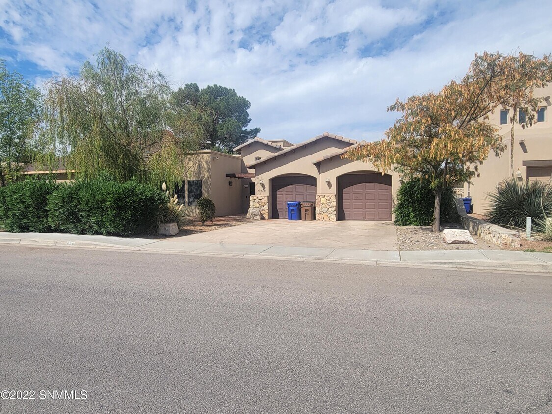 Primary Photo - 960 Flora Vista Dr