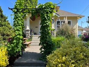 Building Photo - 1625 N Jessup St