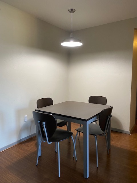 Dining room- furnished - 1252 Progress St NW