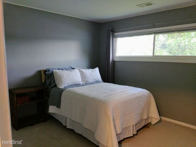 Building Photo - 4 br, 2 bath House - 6216 N Military Hwy