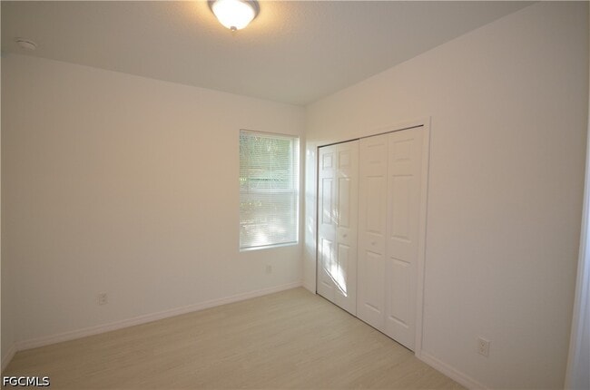 Foto del edificio - 3303 Armstrong Ct